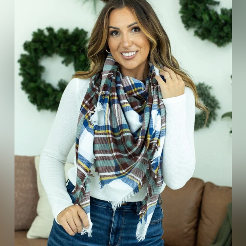 NWOT Blanket scarf - Picture 2 of 4